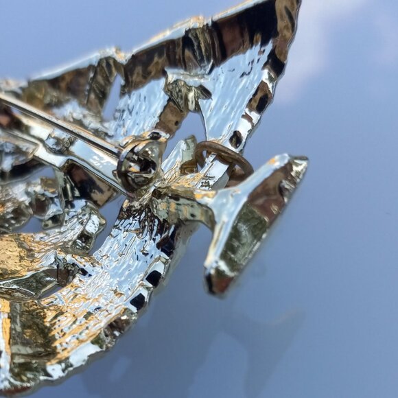 Gold Christmas Tree Pin Brooch with Green & Red Aurora Borealis Crystals - Picture 11 of 14